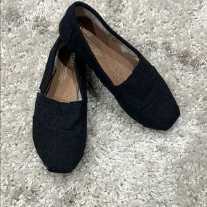 TOMS Women's Black Slip-On Shoes - Fleece lined